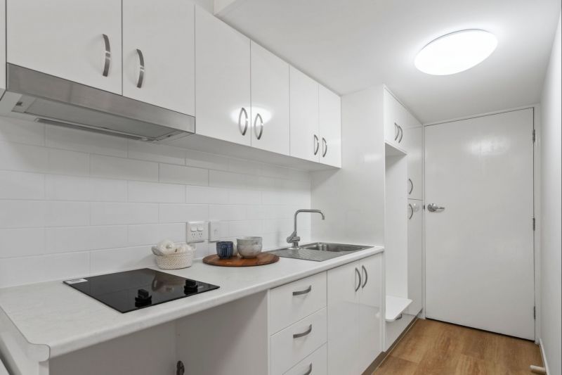 Studio apartment with lush green views