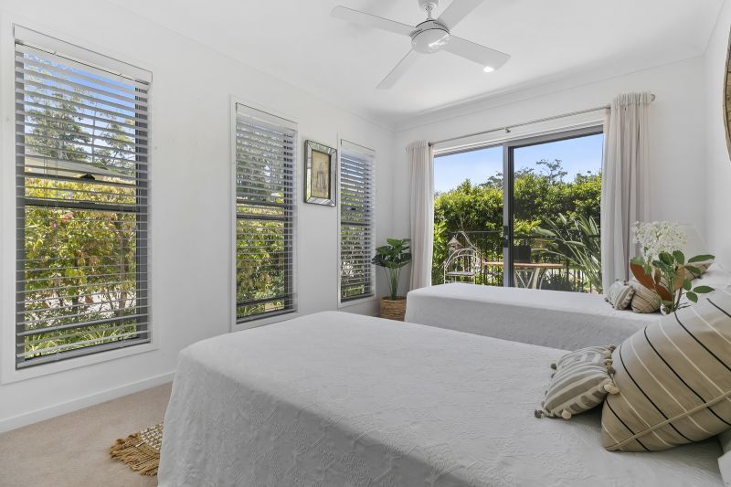 Tropical Oasis- Stunning 2 Bedroom Home + Study