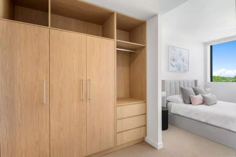 Spacious courtyard apartment surrounded by established gardens