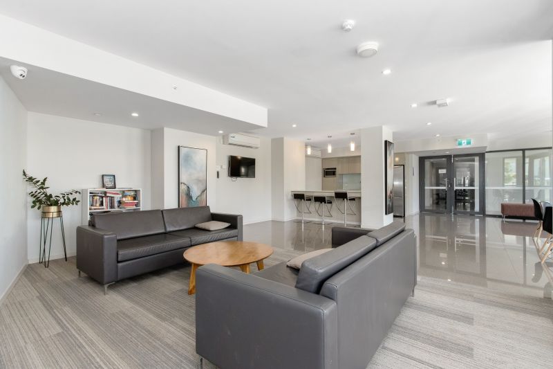 Superb Living by the River