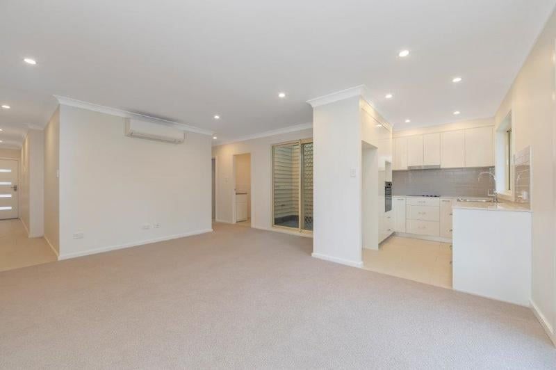 Stylish, Upgraded Waterfront Villa with Spacious Outdoor Entertaining Area