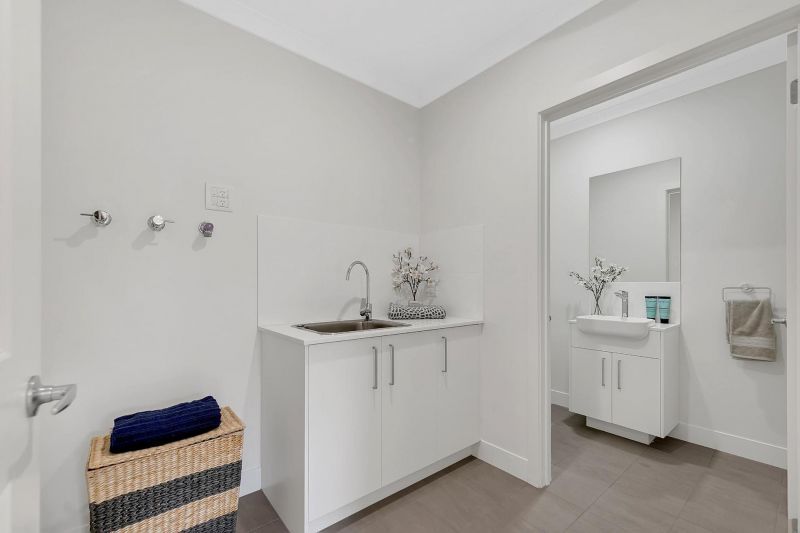 131/236-238 Waterview Blvd, Craigieburn