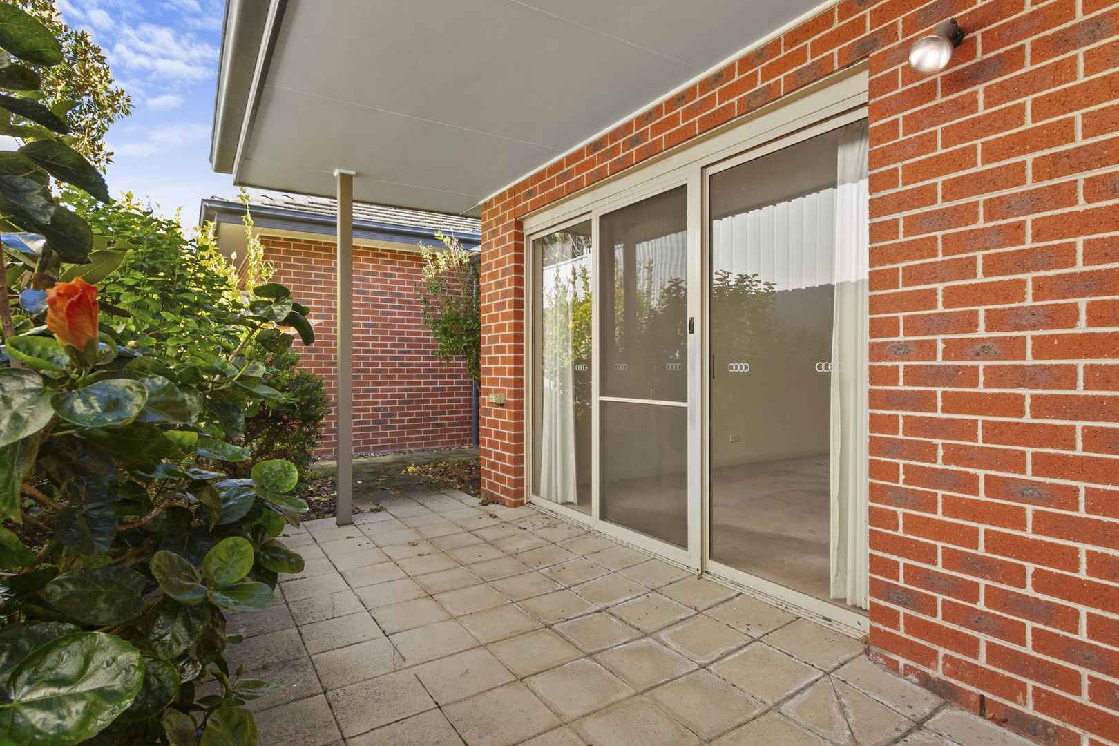Stylish Home with Private Garden near Clubhouse