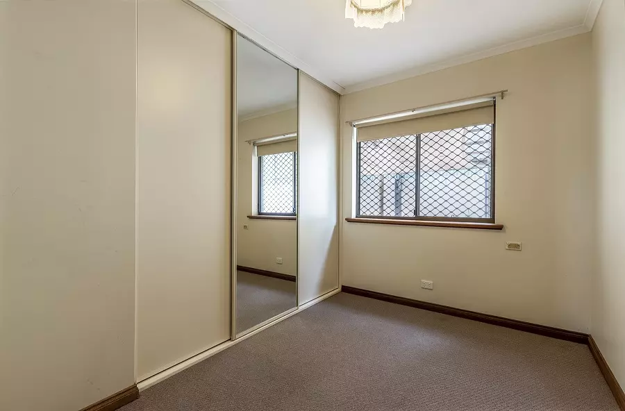 Two Bedroom only 100 metres from Main Street