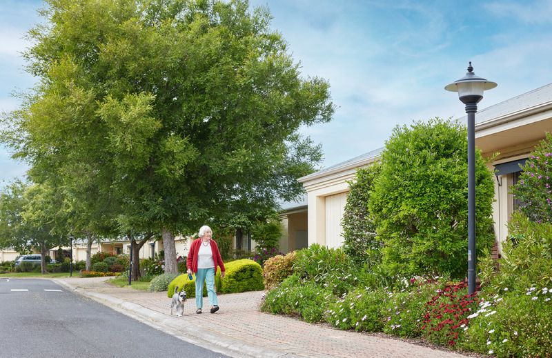 Stunning Unit in Peaceful Court Location