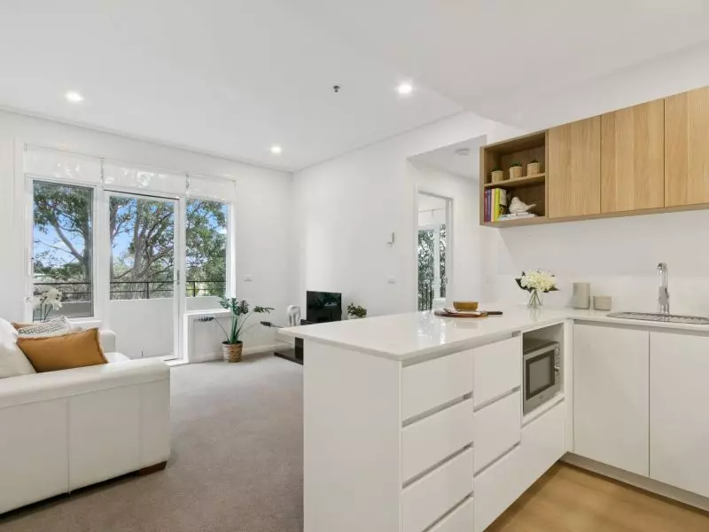 Refurbished Apartment with Leafy Balcony Retreat