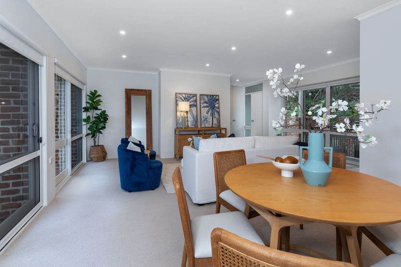 Fully Refurbished Large 3 Bedroom Unit with a Stunning Bushland Outlook