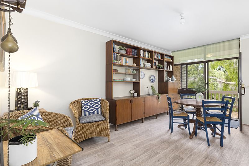 This stunning double serviced apartment is a rarity.