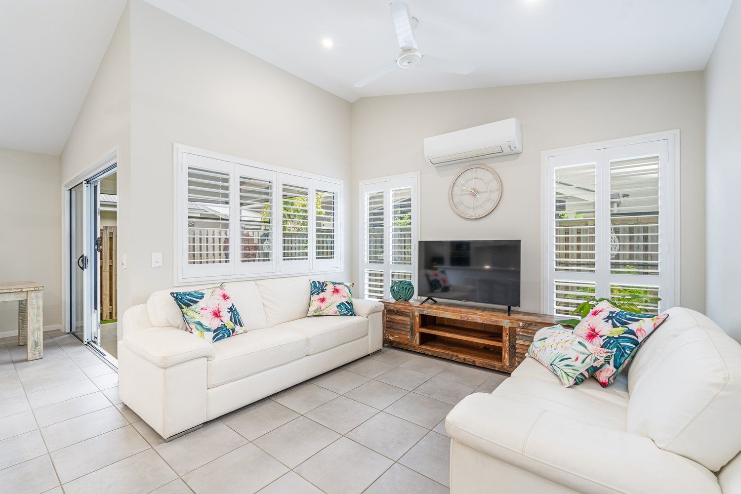 Fresh, Modern Haven with Private Entertaining