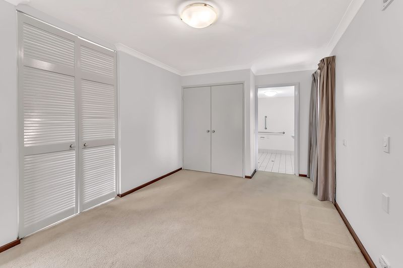 Delightful Apartment with Garden Views and easy Village Access