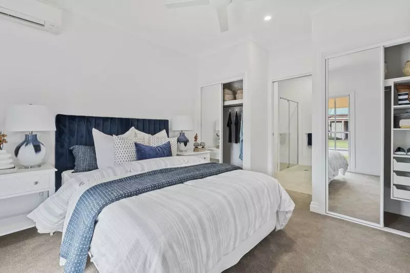 Light and spacious two-bedroom villa close to amenities