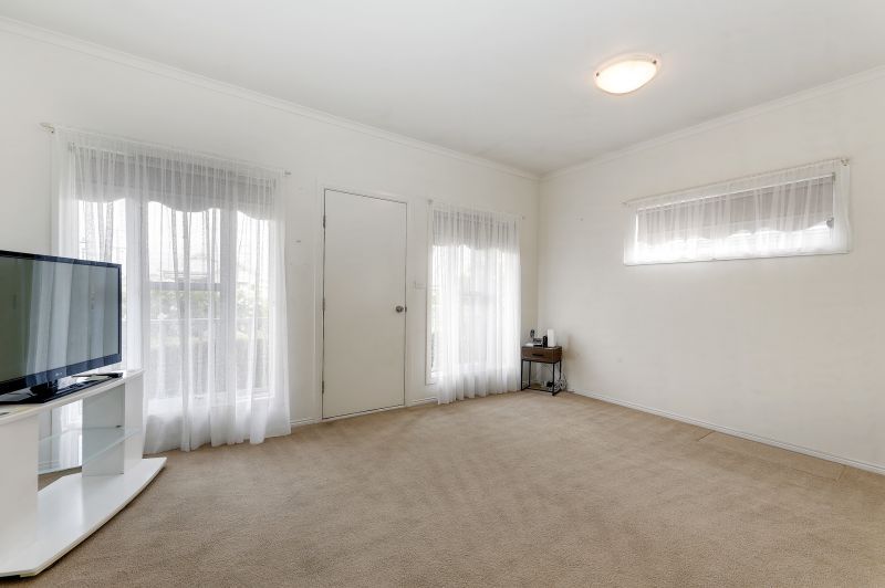 Cosy One Bedroom Unit!