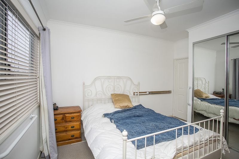 Light filled 2-bedroom home with outdoor entertaining deck