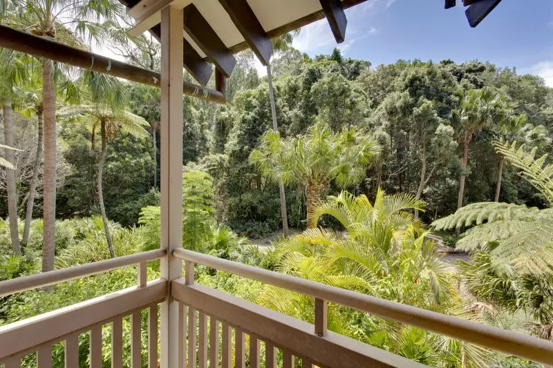 Quiet and privately located apartment with leafy outlook