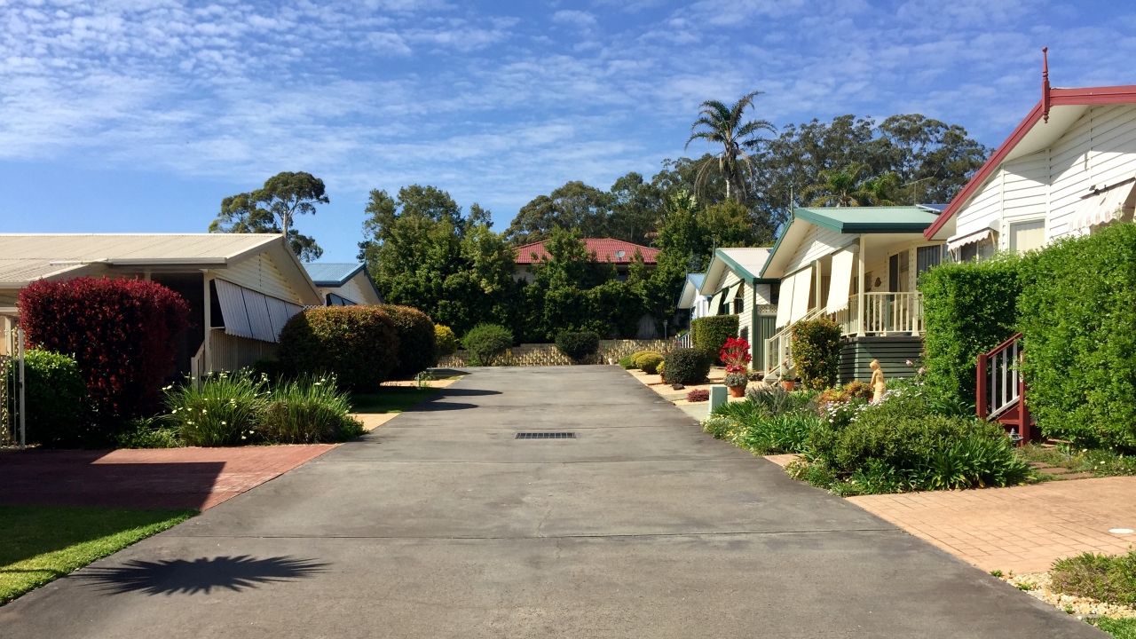 Faringdon Village - A relaxing lifestyle in a friendly over 55’s lifestyle community 