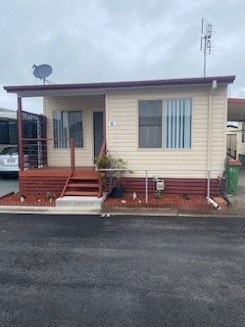 Neat & Tidy 2 Bedroom Home with carport