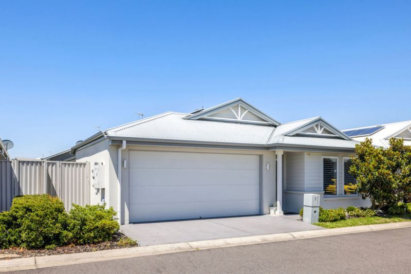 Enjoy Life – Just Steps from the Clubhouse!