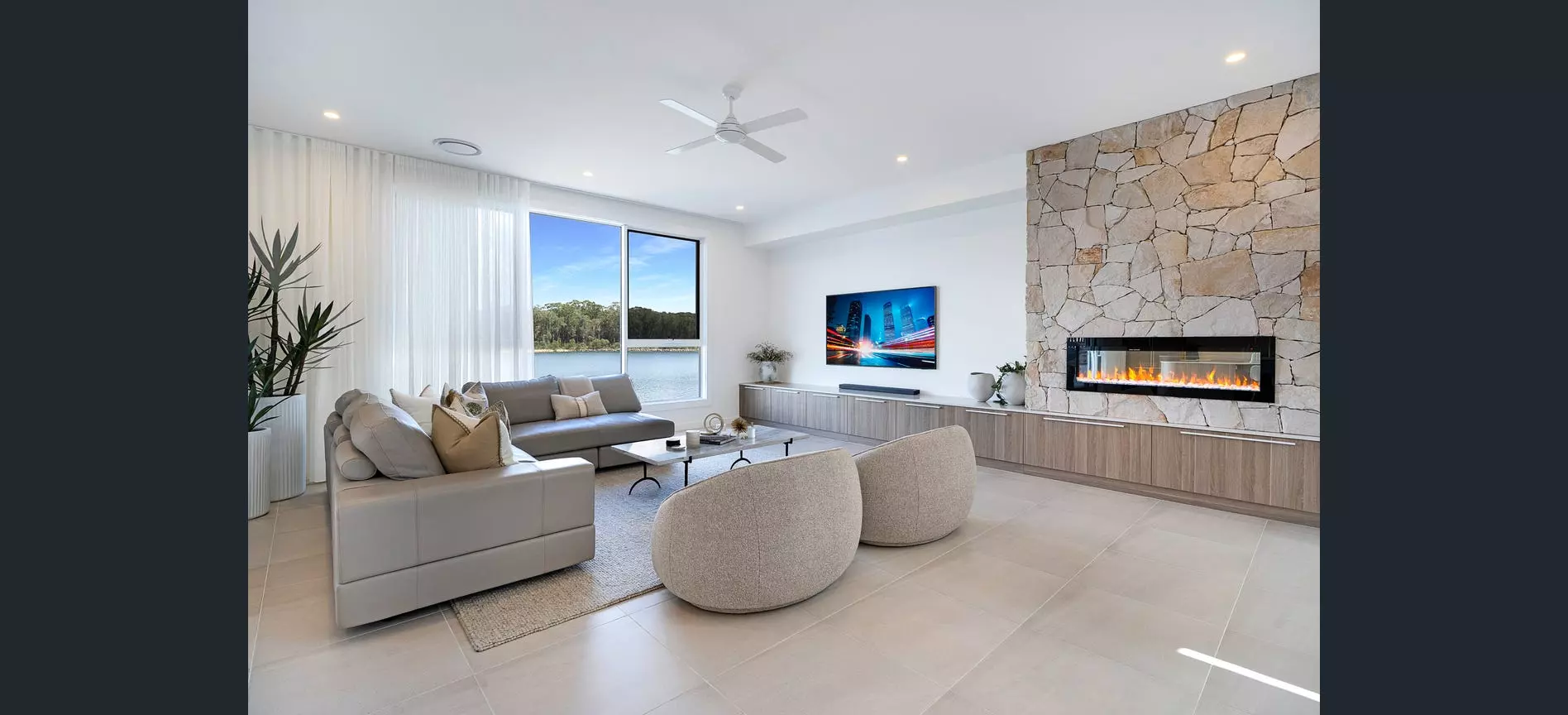 Resale - House 17 - Wake to Expansive Water Views in One of Palm Lake’s Most Luxurious Residences