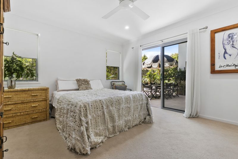 Tropical Oasis- Stunning 2 Bedroom Home + Study