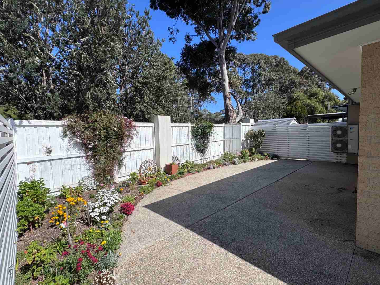 Modern 2 Bedroom Villa in a Peaceful Dingley Village Setting