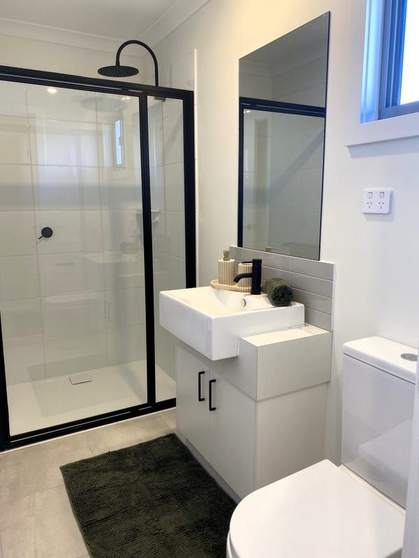 Benalla Tourist Park - BRAND NEW HOMES, The Golden Whistler