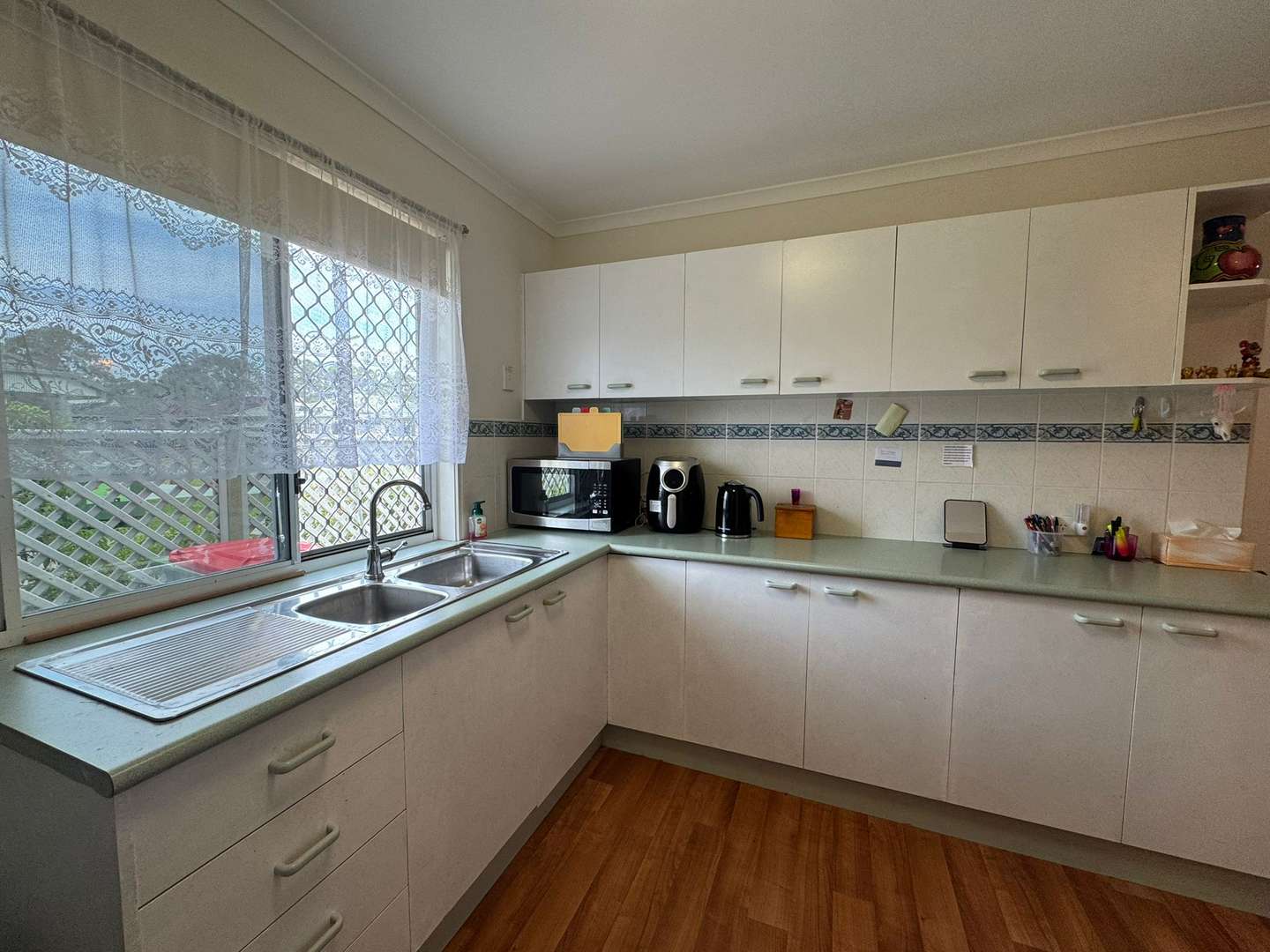 Over 50's Gated Community - Light & Bright & a Beautiful Outdoor entertaining area.