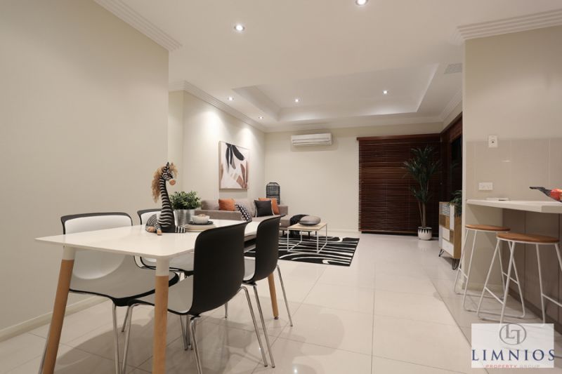 Spacious End Villa