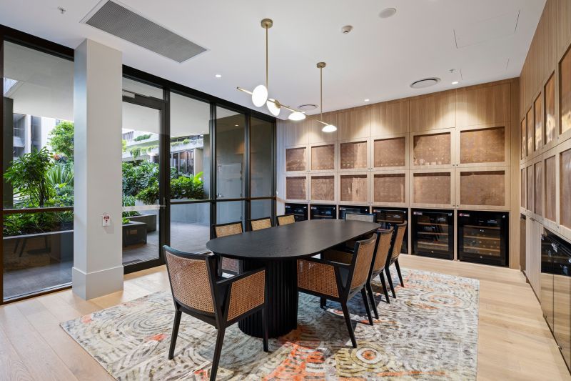 Stylish North-East Facing Apartment with Study