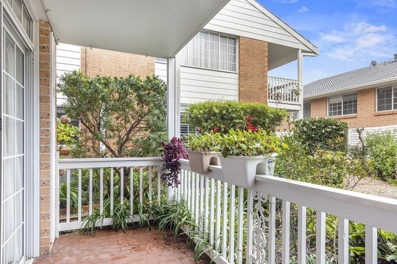 Elegant, open plan unit featuring a sunny north facing terrace