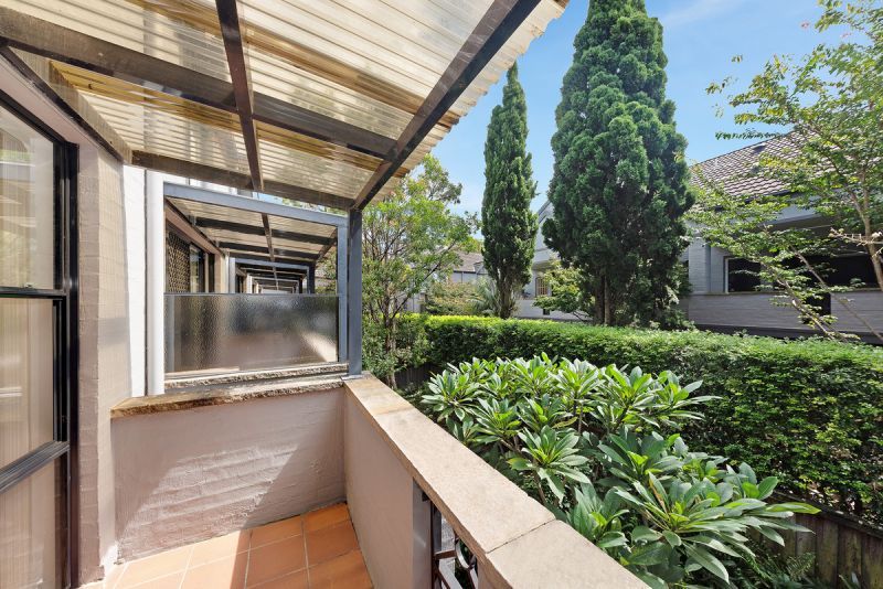 Sunny Split level Splendor!