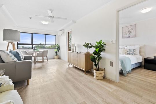 Charming 1-bedroom living with a private balcony