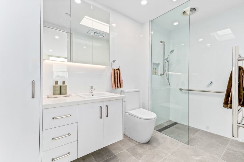 Airy top-floor apartment with stunning north-east views