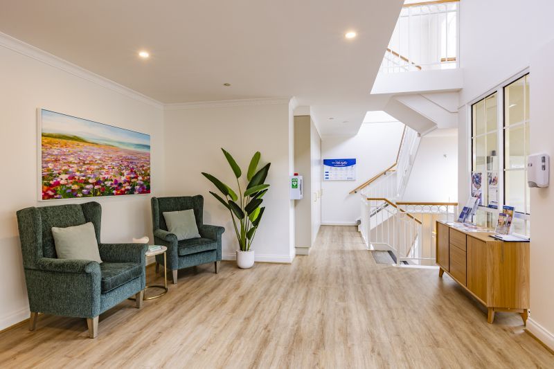 Delightful east-facing, spacious ground-floor one-bedroom apartment