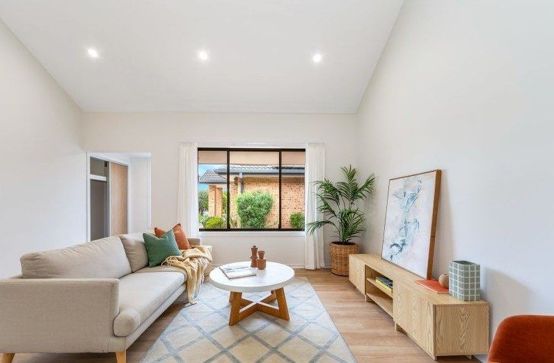 This bright and comfortable villa is ideal for relaxed retirement living.