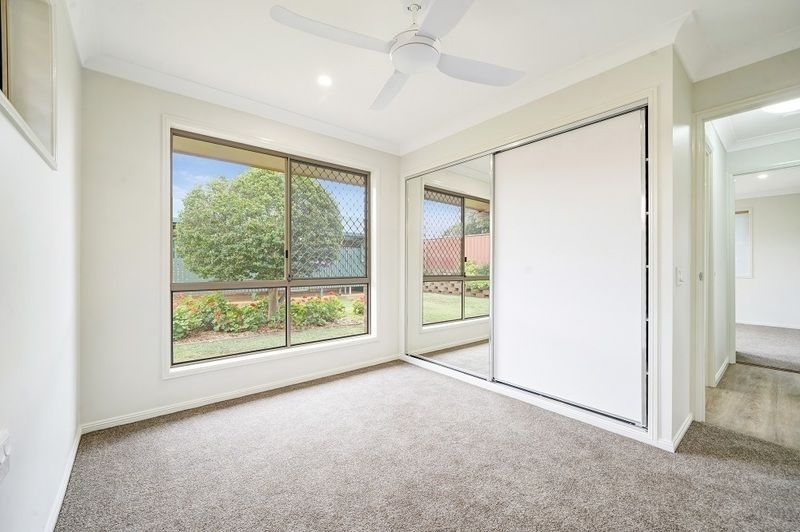 Convenient Retirement Living! Beautiful renovated unit.