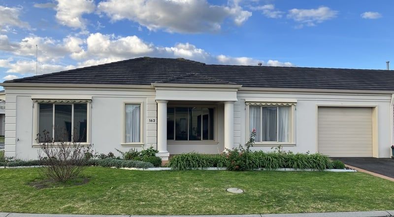 Stylish, Fully Refurbished Villa Steps from the Community Centre