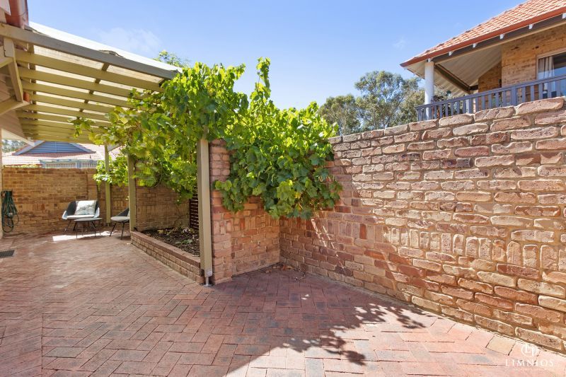 CURRENTLY UNDER OFFER. This gorgeous villa exudes tranquility!