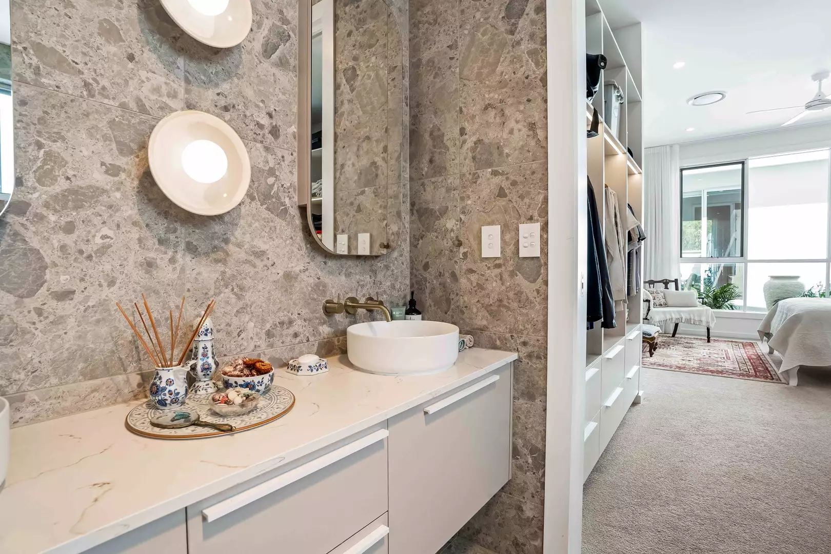 Resale - Home 149 - Tranquil Corner Retreat with Palm Lake Inspired Design