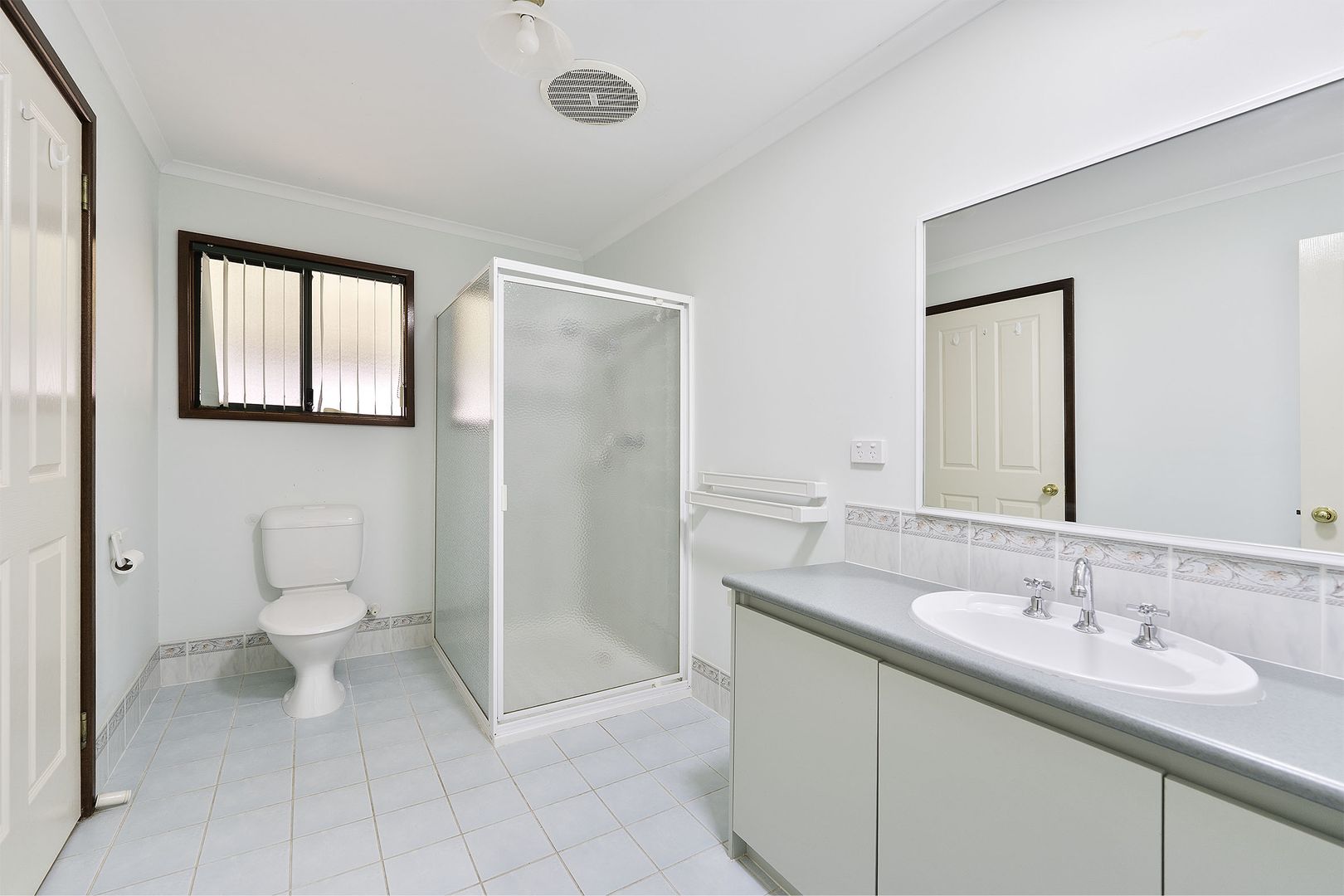 Spacious 3-Bedroom Home with Serpentine River Views