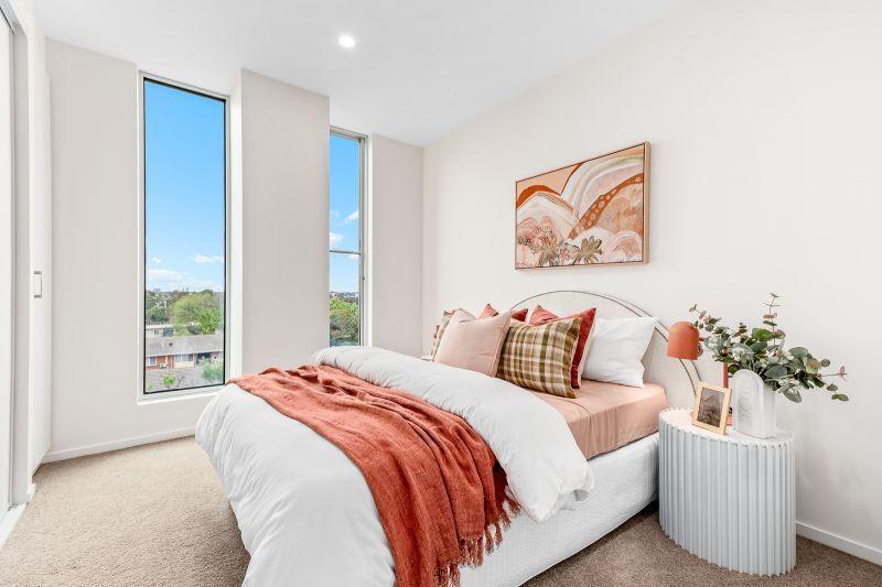 Airy top-floor apartment with stunning north-east views