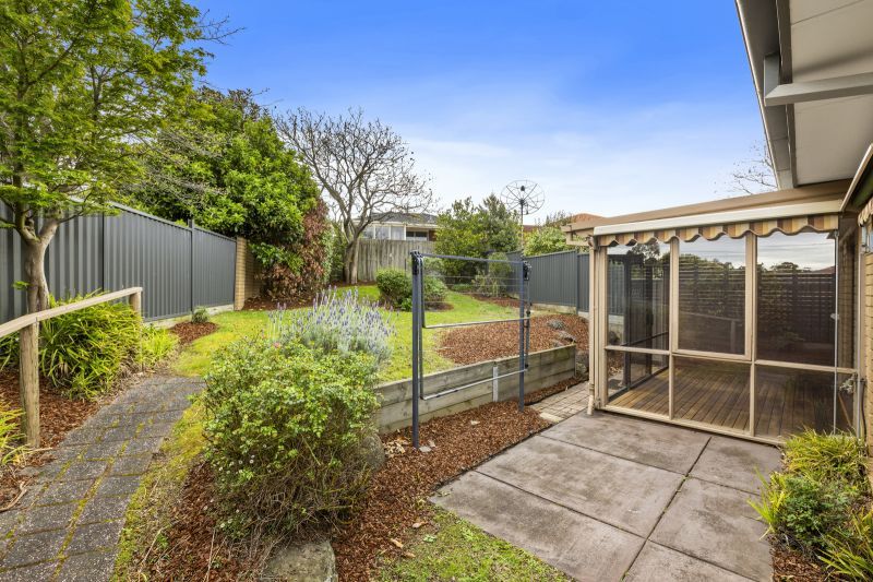 Beautiful two-bed villa on a large block