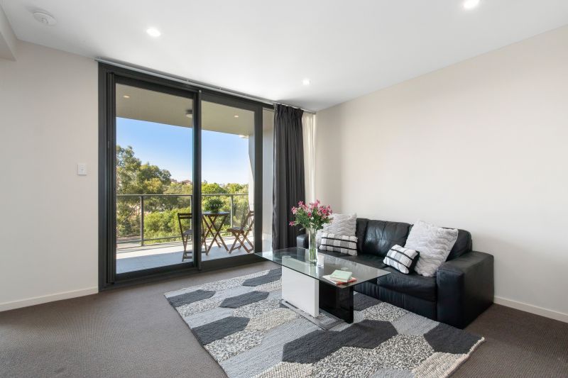 Superb Living by the River