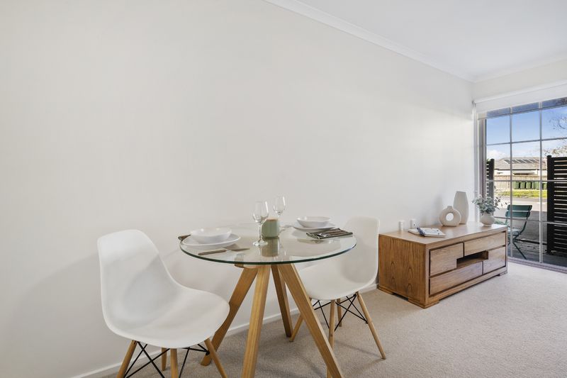 Renovated Studio with Private Garden Courtyard and Modern Finishes