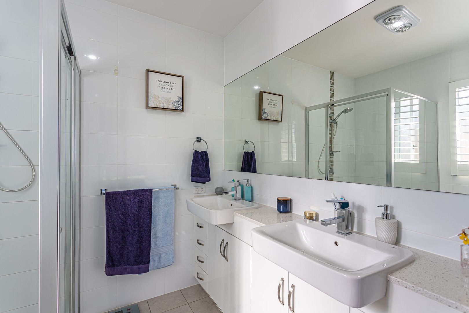 Palm Lake Resort Fern Bay- Close to amenities