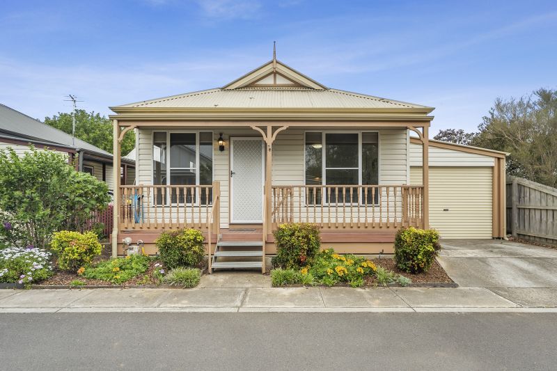 Delightful One-Bedroom Cottage