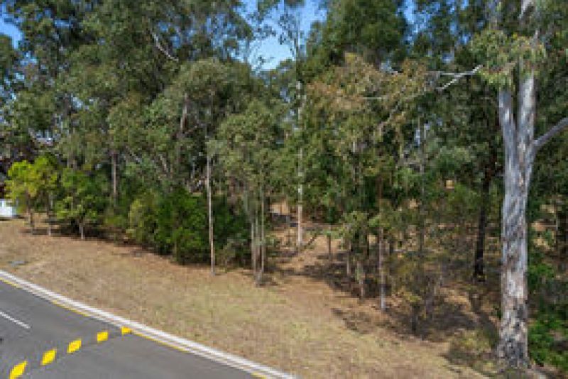 Stylish Upper-Floor Living with Bushland Outlook