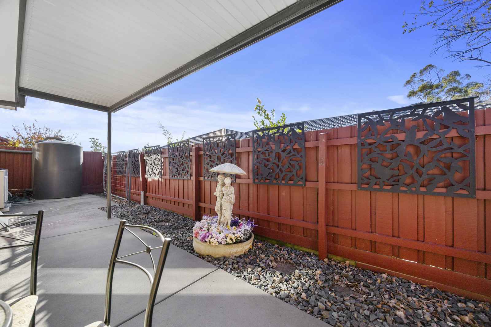 252  Grosvenor Walk, Lilydale.  Freshly Renovated!