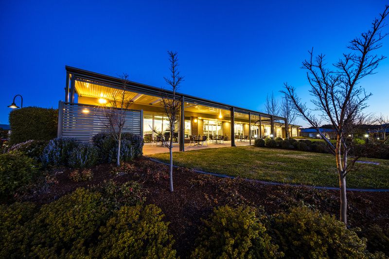 Delightful Villa, Steps from Clubhouse and Gardens