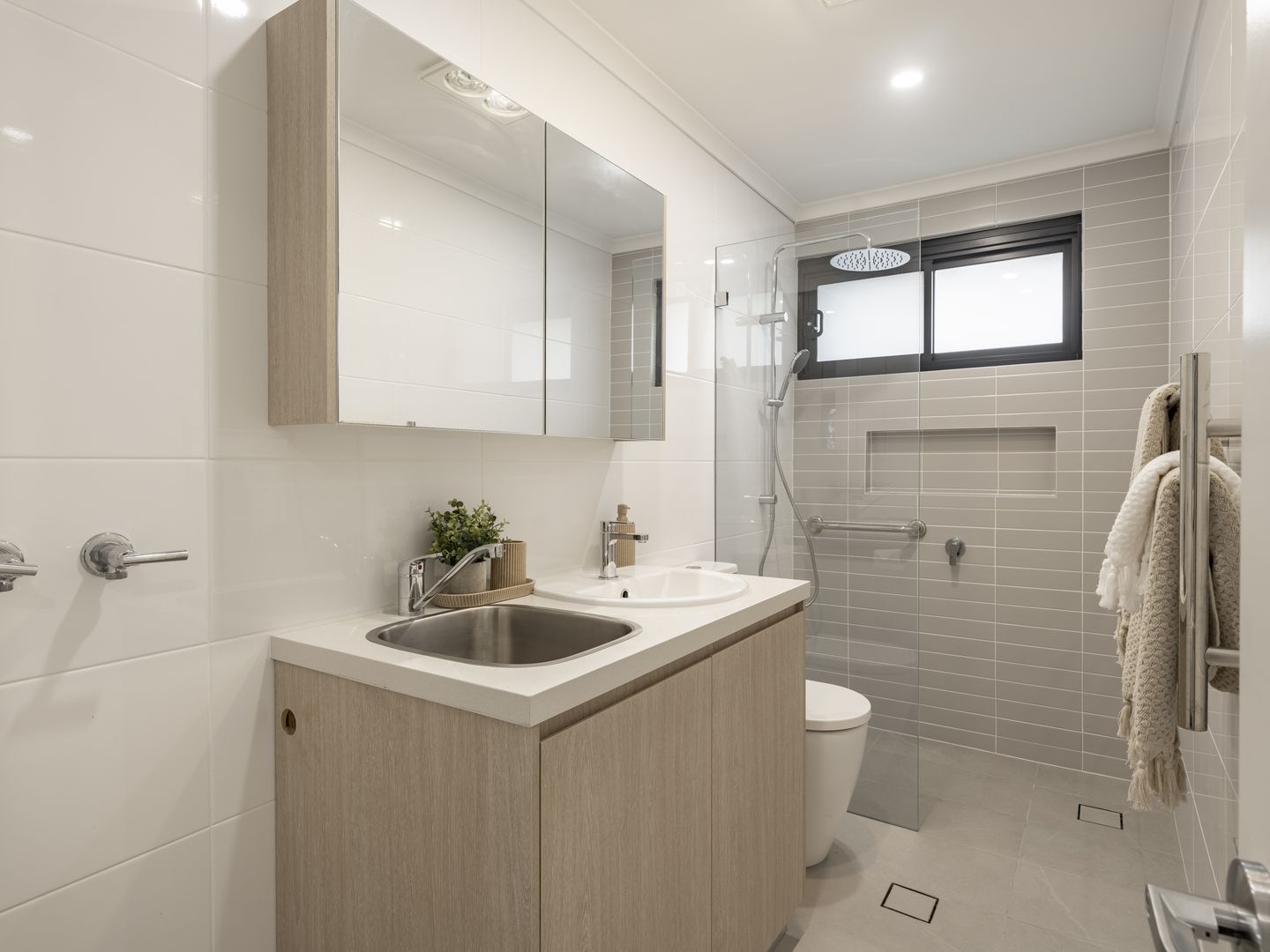 One Bedroom Villa - For Sale $575,000