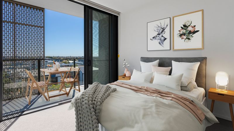 Top floor, north-facing apartment with expansive views